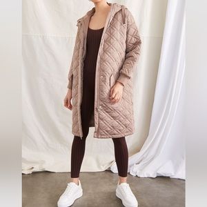 Forever 21 Quilted hooded jacket 🤎 (NWT)